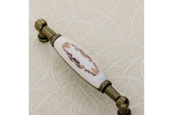 Möbelgriff 728B, BA 96 mm, Zamak und Porzellan, Oberfläche: Altmessing